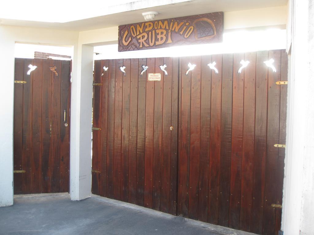 Ruby Hospedagem Cabo Frío Exterior foto